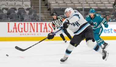 Chicago Blackhawks' Aku Raty Signs With Karpat