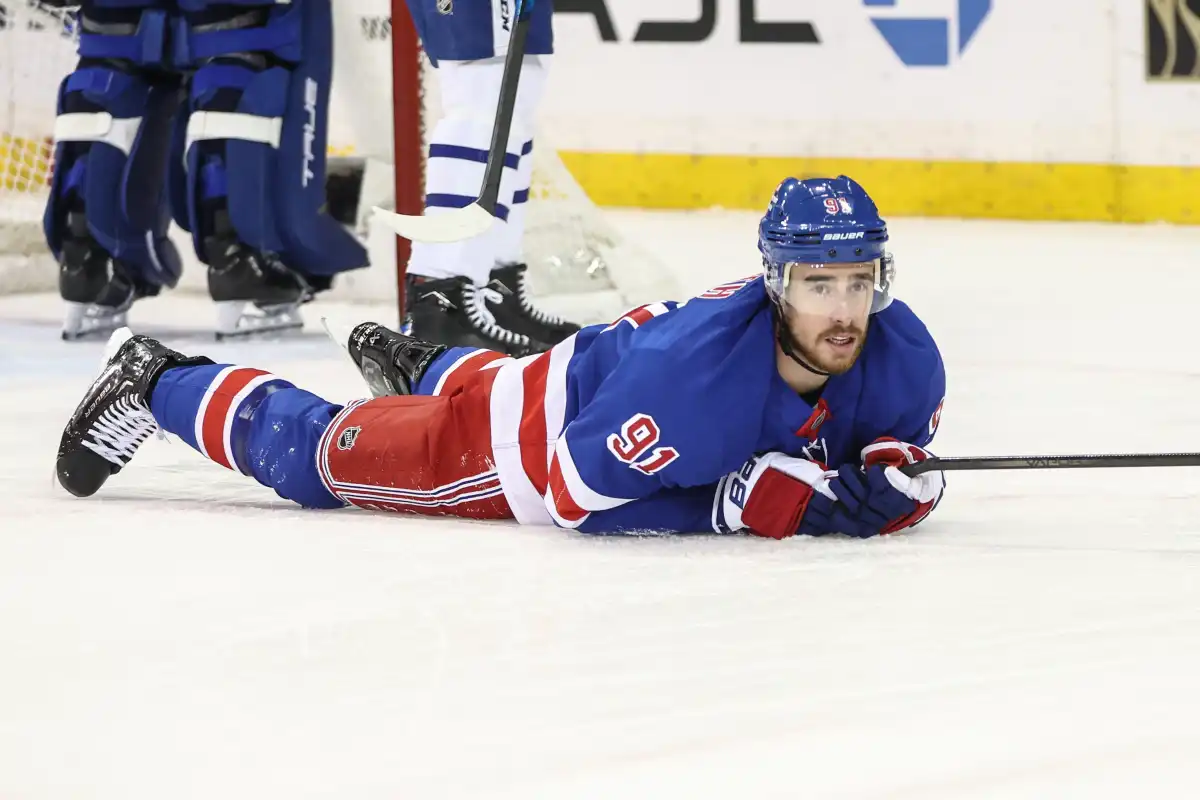 Reilly Smith stuns fans while revealing he feels better after being traded by the Rangers