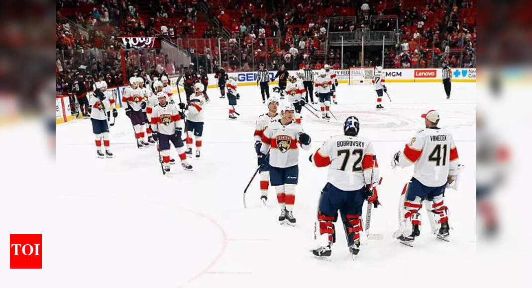 Barkley and Michaels dive into hockey fandom in the TNT alternate Game 2 broadcast | NHL News