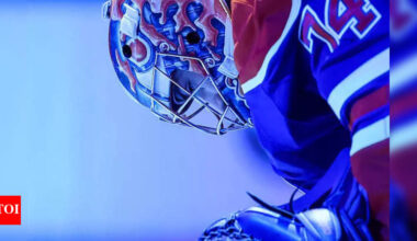 Skinner finds playoff redemption as Oilers lead series | NHL News