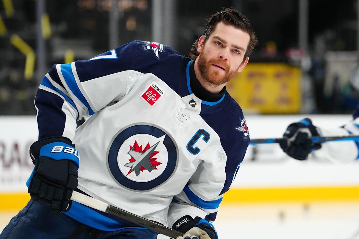 Jets' Captain Adam Lowry Expected to Miss Time Following Hip Surgery