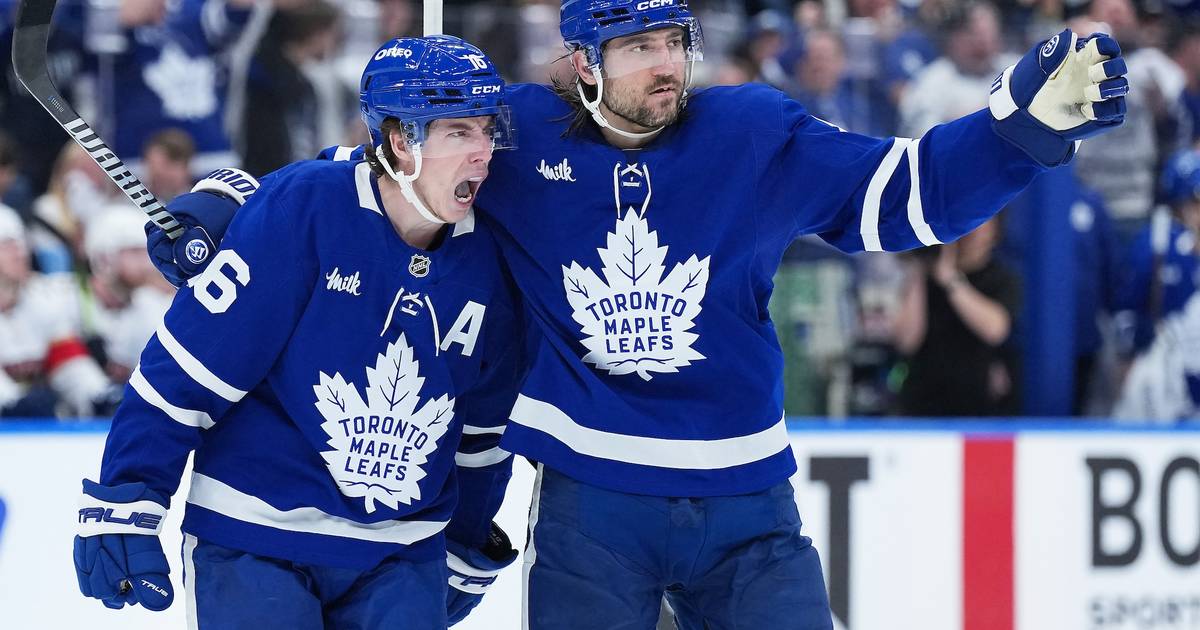 Toronto Maple Leafs' Tanev does homework for finance degree between games