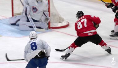 Must See: Crosby dekes and snipes short side on power play - TSN