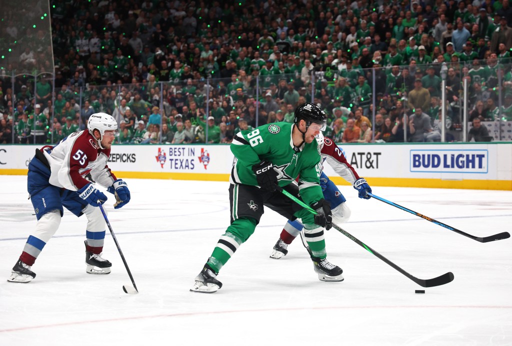 Mikko Rantanen sticks in the dagger