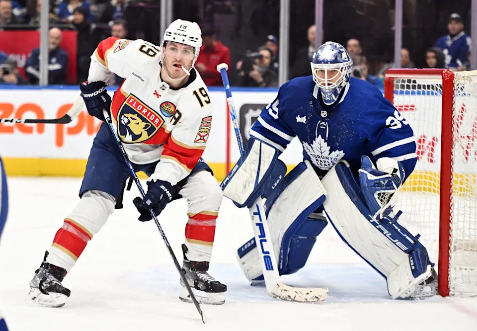 Florida Panthers forward Matthew Tkachuk (19) takes up a position in front of Toronto Maple Leafs goalie Ilya Samsonov (35).Dan Hamilton-Imagn Images