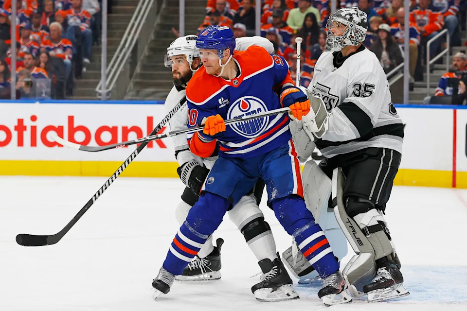 Edmonton Oilers forward Corey Perry (90) battles with Los Angeles Kings defensemen Drew Doughty (8) at Rogers Place.Perry Nelson-Imagn Images
