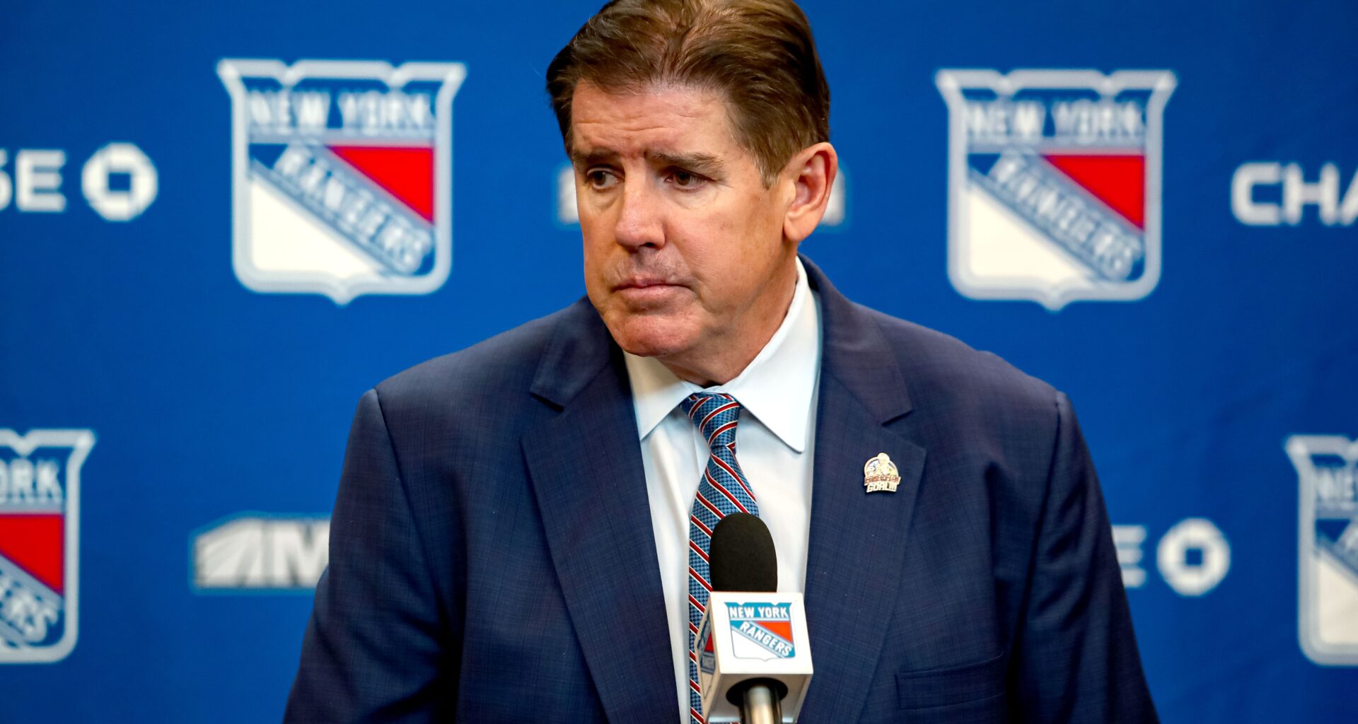 Former New York Rangers head coach reportedly being targeted by another Original-Six organization