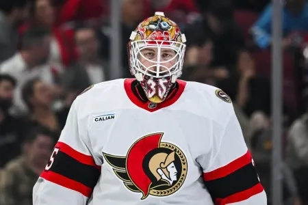 Ottawa Senators goaltender Linus Ullmark in action during a road game.