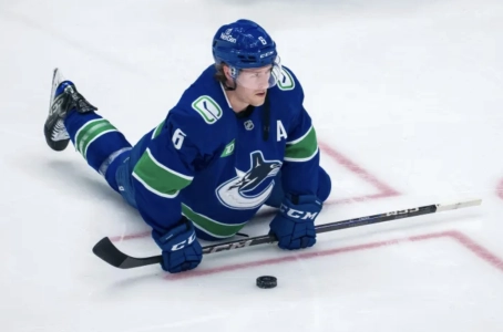 The Canucks are still trying to resign Boeser. #Canucks #Boeser #Offseason
