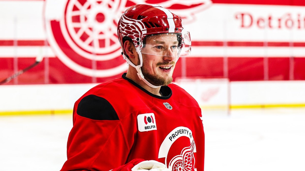 Ex-Rangers' forward reportedly requesting a trade from the Red Wings after a troubling season