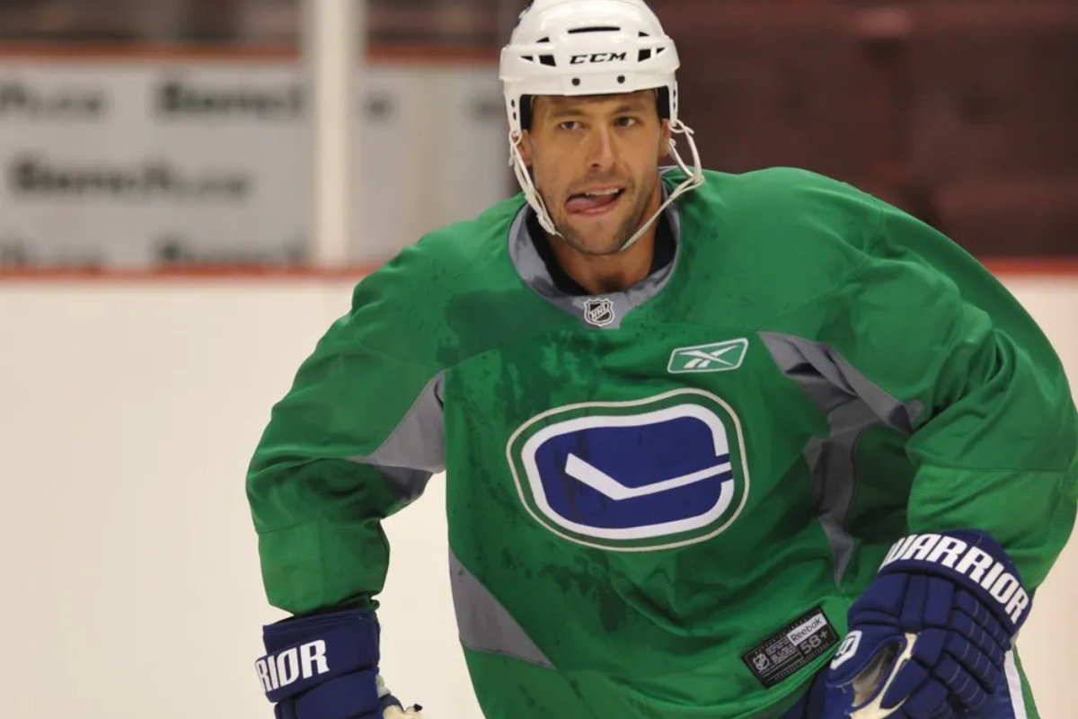 Ex-Canucks Fan Favorite Officially Named Head Coach of the Boston Bruins