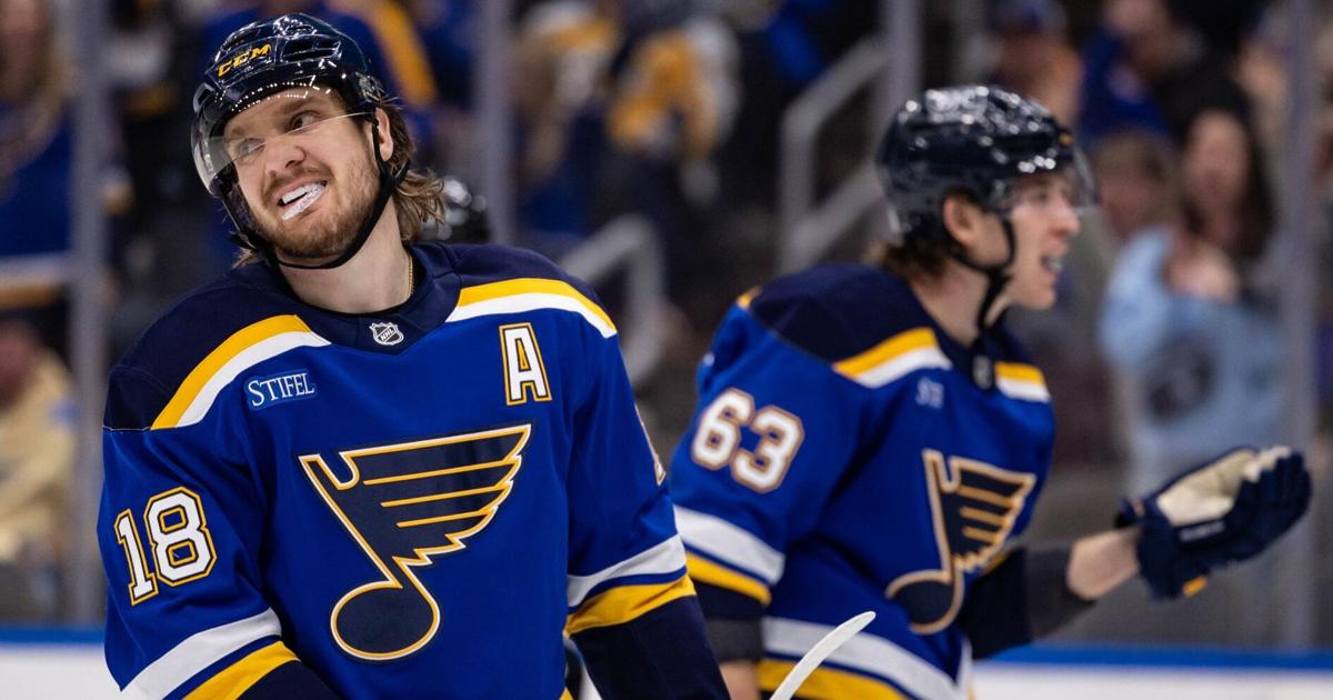 Thomas, Holloway, 'WTF Line' earn top marks among forwards