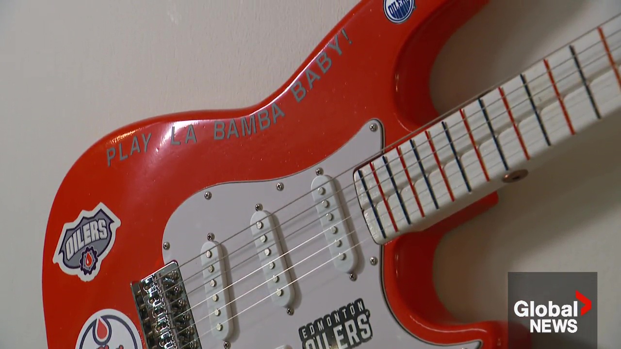 Click to play video: 'Unique piece of Edmonton Oilers memorabilia up for auction'