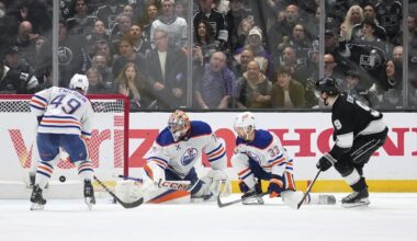 Stuart Skinner replaces injured Calvin Pickard as Oilers' starter for Game 3