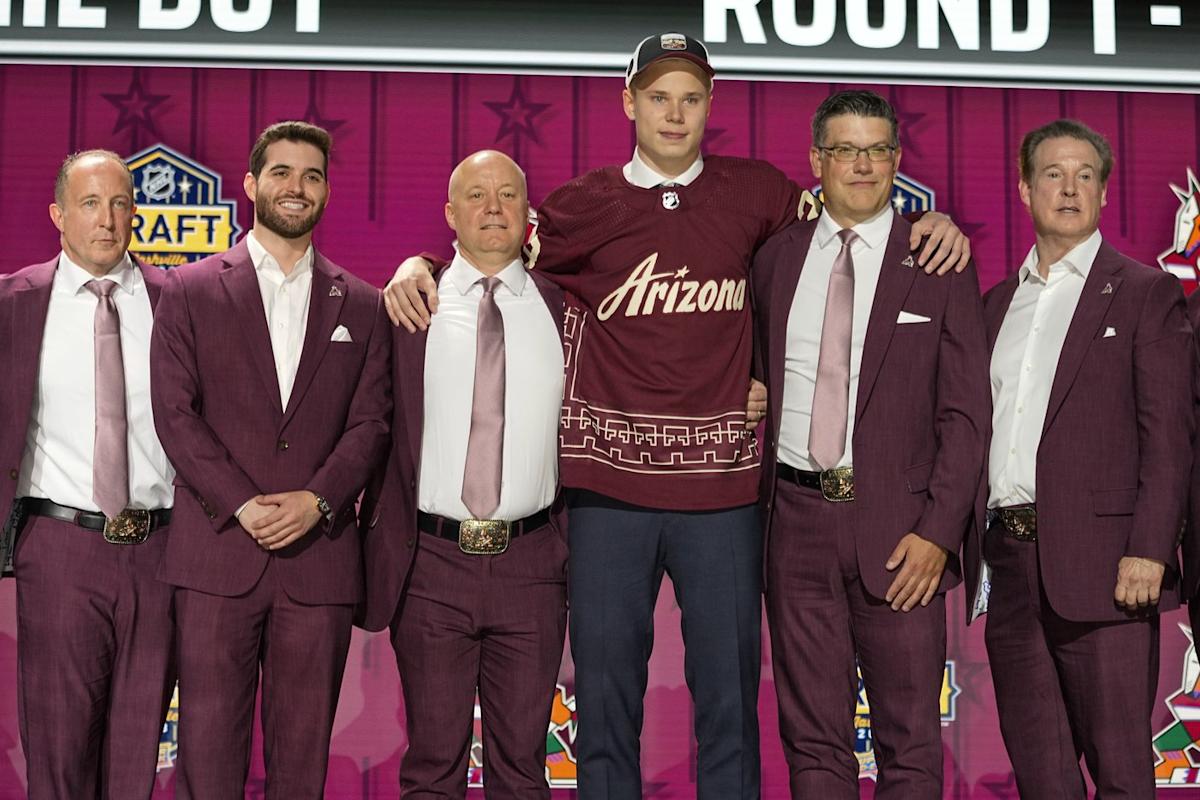 Utah Mammoth sign top prospects Simashev and But to their entry-level NHL contracts