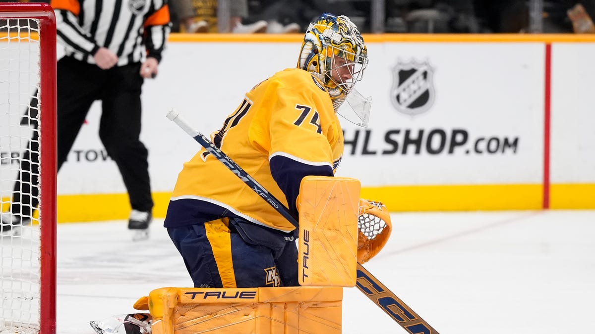 Predators' Barry Trotz not concerned about Juuse Saros, but should be