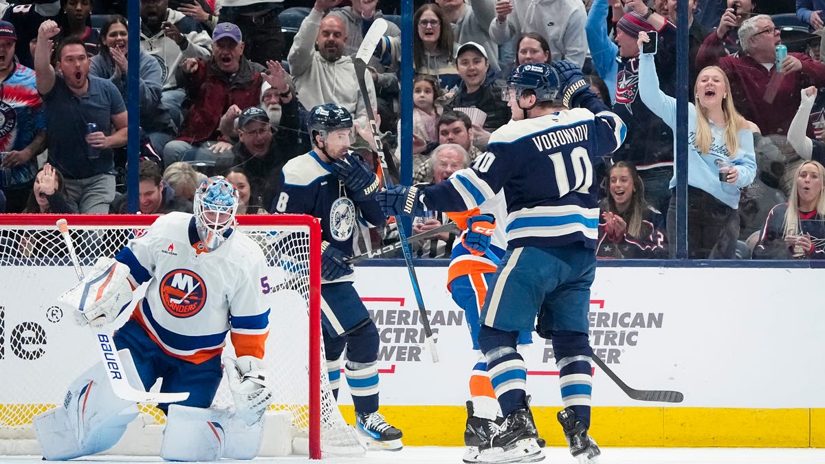 Columbus Blue Jackets blow out New York Islanders to close out season