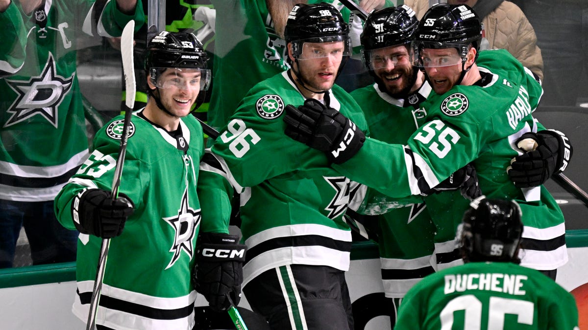 Who will play for Stanley CUp?