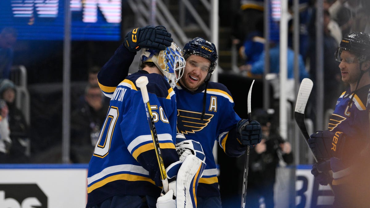 Blues at Jets odds, picks and predictions