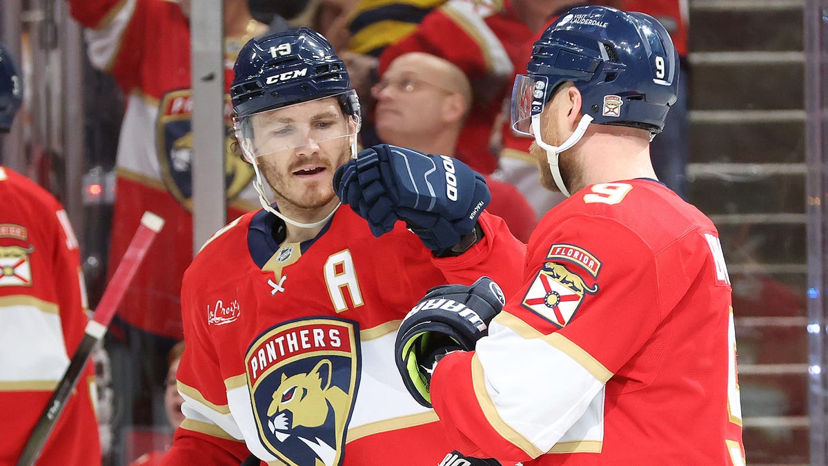 Florida Panthers defeat Toronto Maple Leafs in Game 4