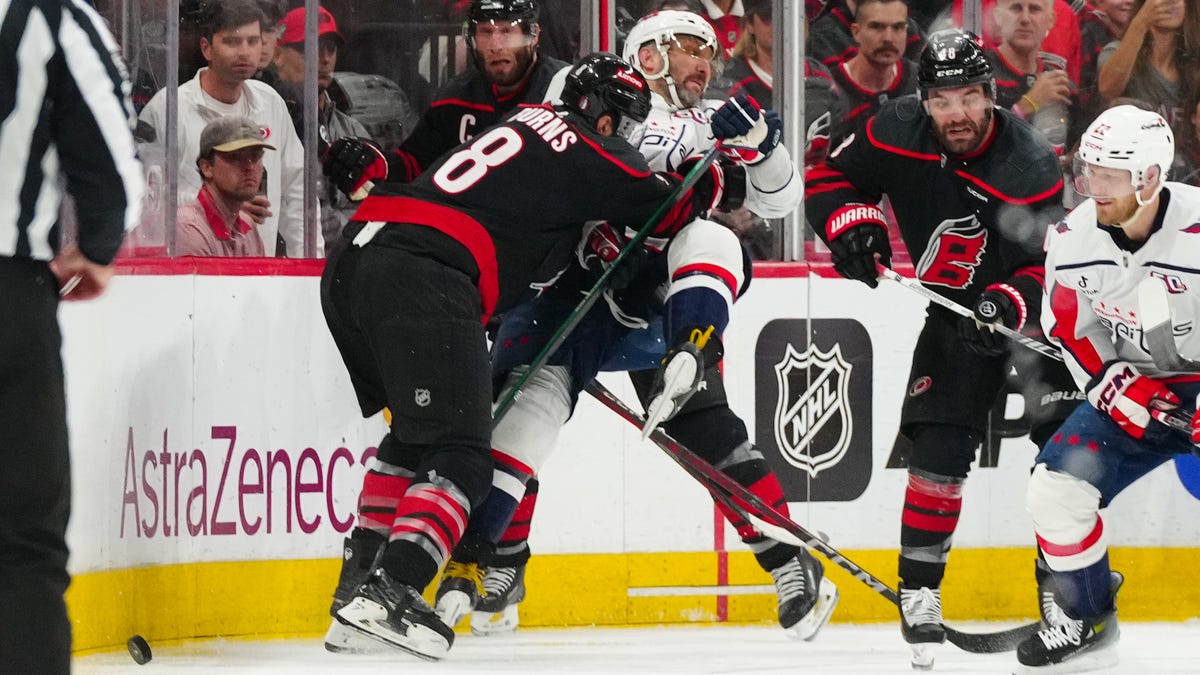 Capitals at Hurricanes odds, picks and predictions