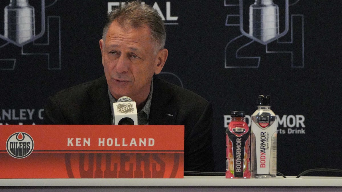 Kings name Ken Holland general manager
