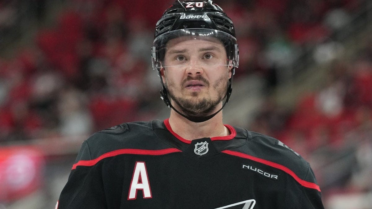 Carolina Hurricanes vs. Florida Panthers Stanley Cup Semifinals Game 2 odds, tips and betting trends