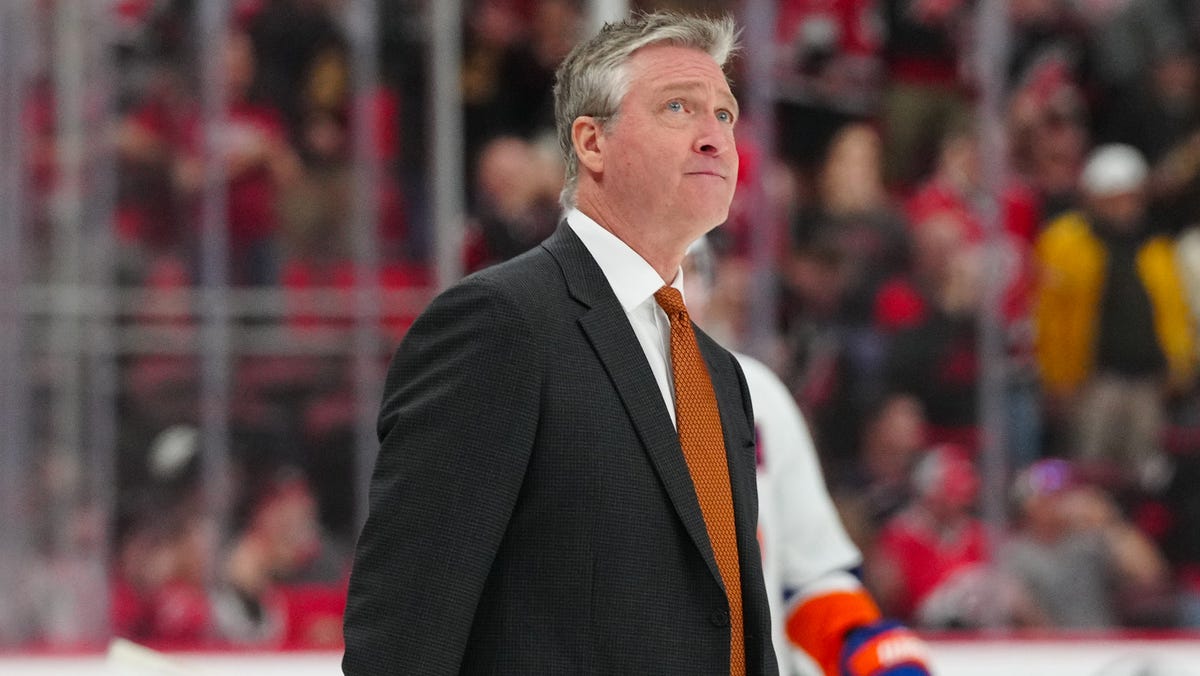 Patrick Roy remains Islanders coach, GM Mathieu Darche says