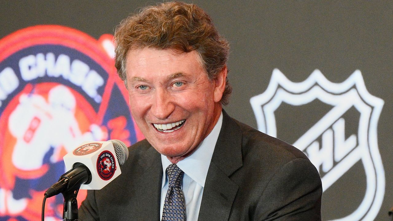 Wayne Gretzky speaks at a press conference after an NHL hockey game between the Washington Capitals and the Chicago Blackhawks, Friday, April 4, 2025, in Washington. (AP Photo/Nick Wass, File)