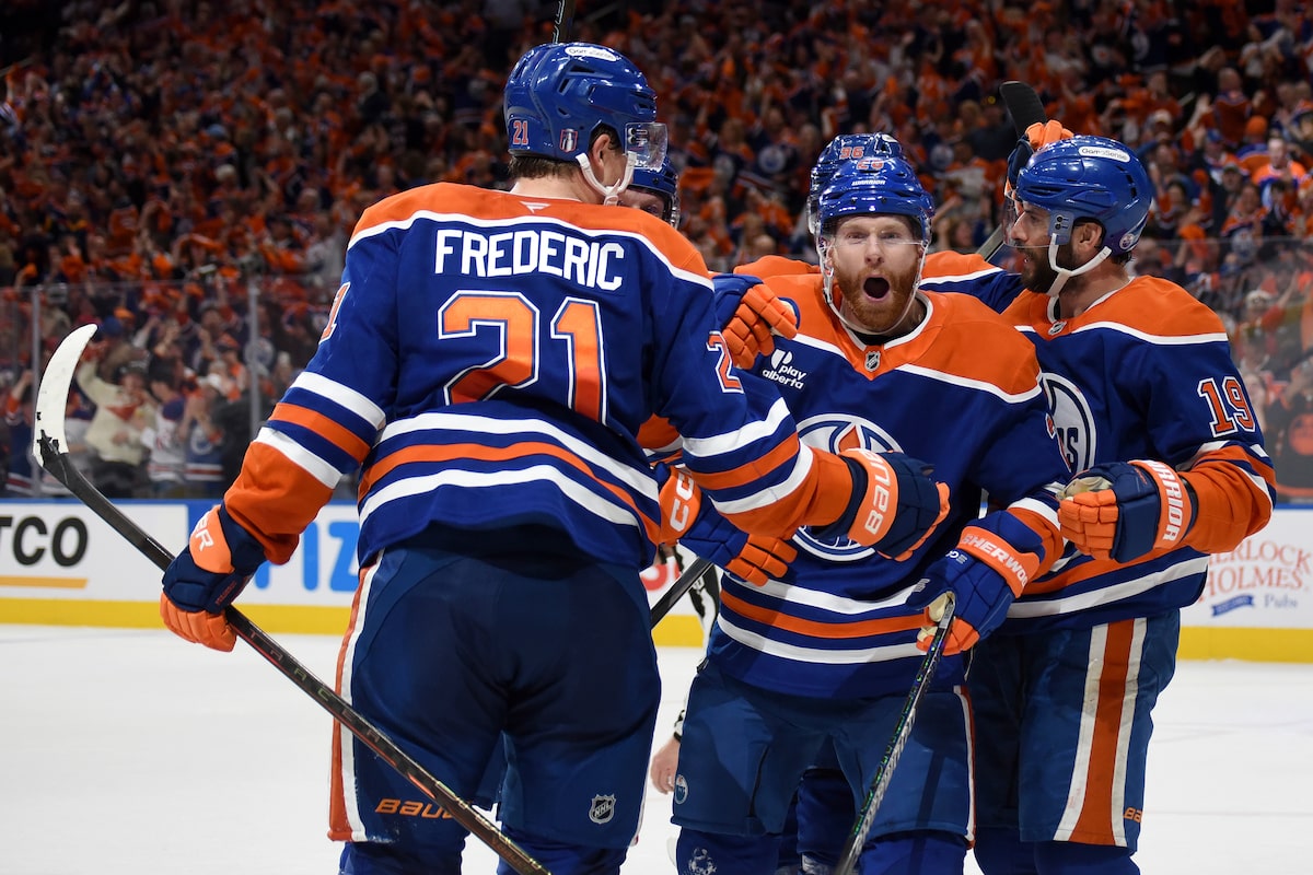 Oilers top Kings 6-4 to advance to second round of NHL playoffs