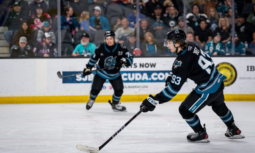 Noah Beck on Why He Signed With Sharks, What He's Learned About Pro Hockey So Far (+)