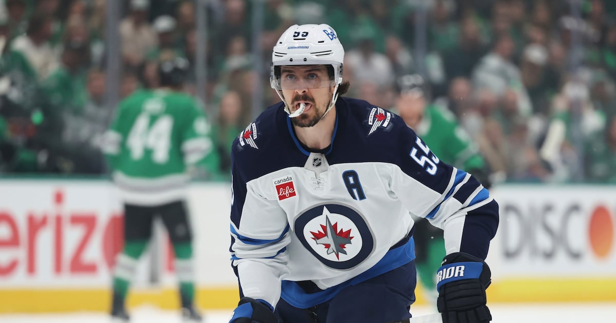 Winnipeg Jets center Mark Scheifele will play Game 6 at Dallas after unexpected death of his father