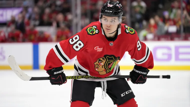 Recent mock draft gives Chicago Blackhawks shocking selection at No.3 image