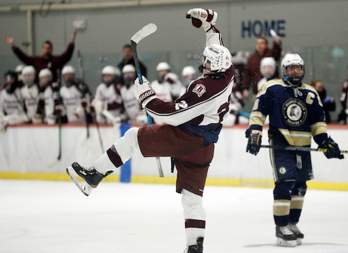 Boys Ice Hockey: Ridgewood defeats Indian Hills 4-3