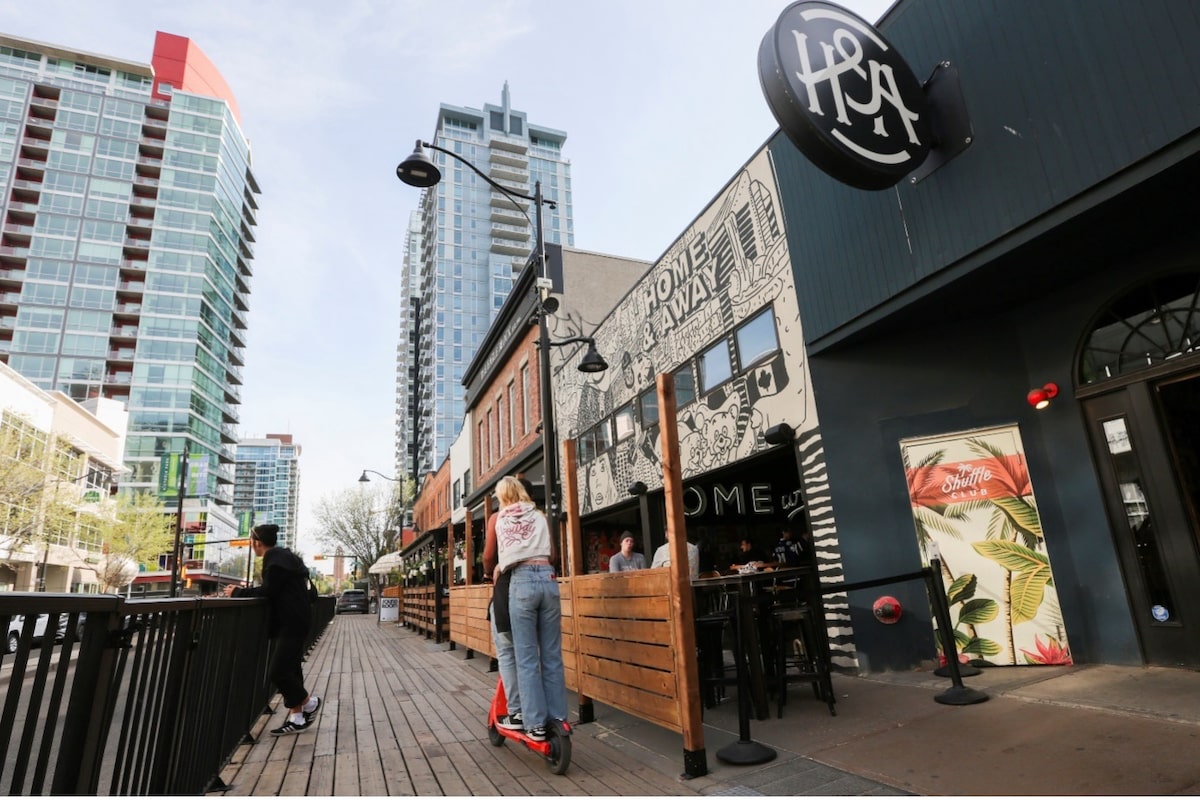 Flames fan? Oilers fan? At this Calgary bar, it doesn’t matter