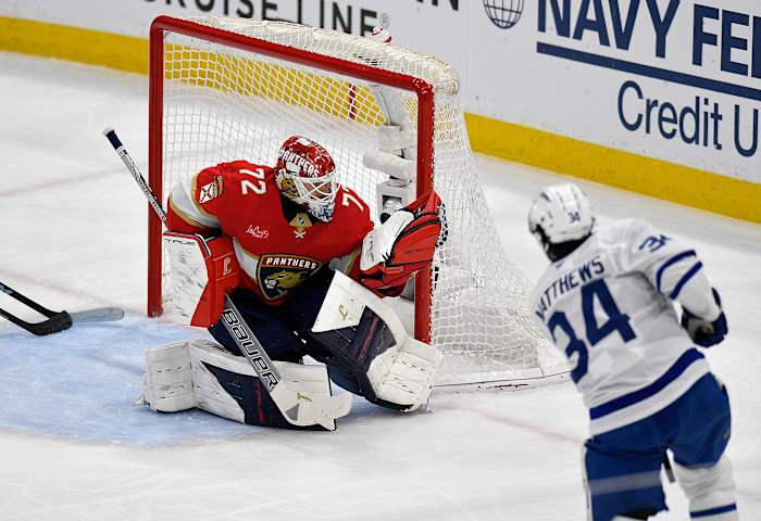 Bobrovsky stops 23 shots, Panthers top Maple Leafs 2-0 in Game 4 and tie series at two games apiece