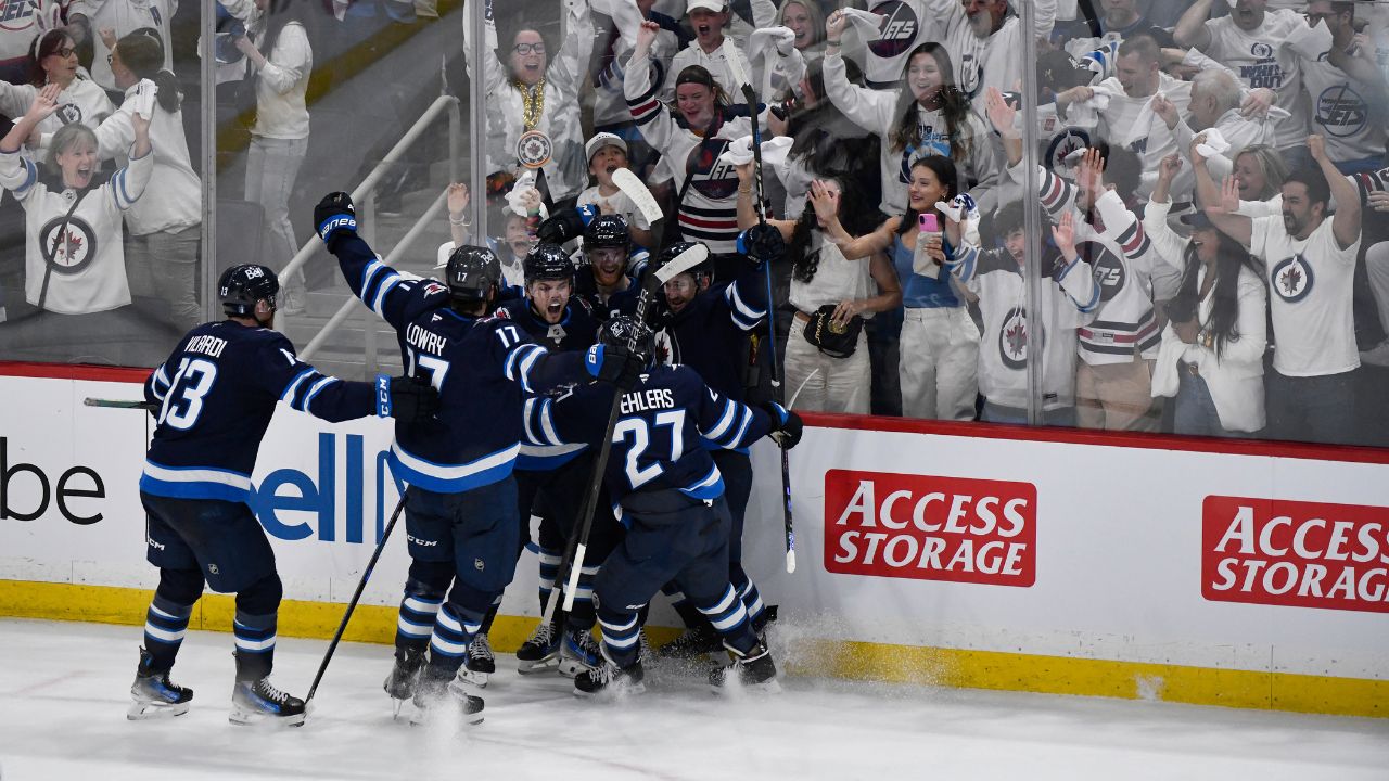 Jets complete comeback with double-OT win over Blues in Game 7