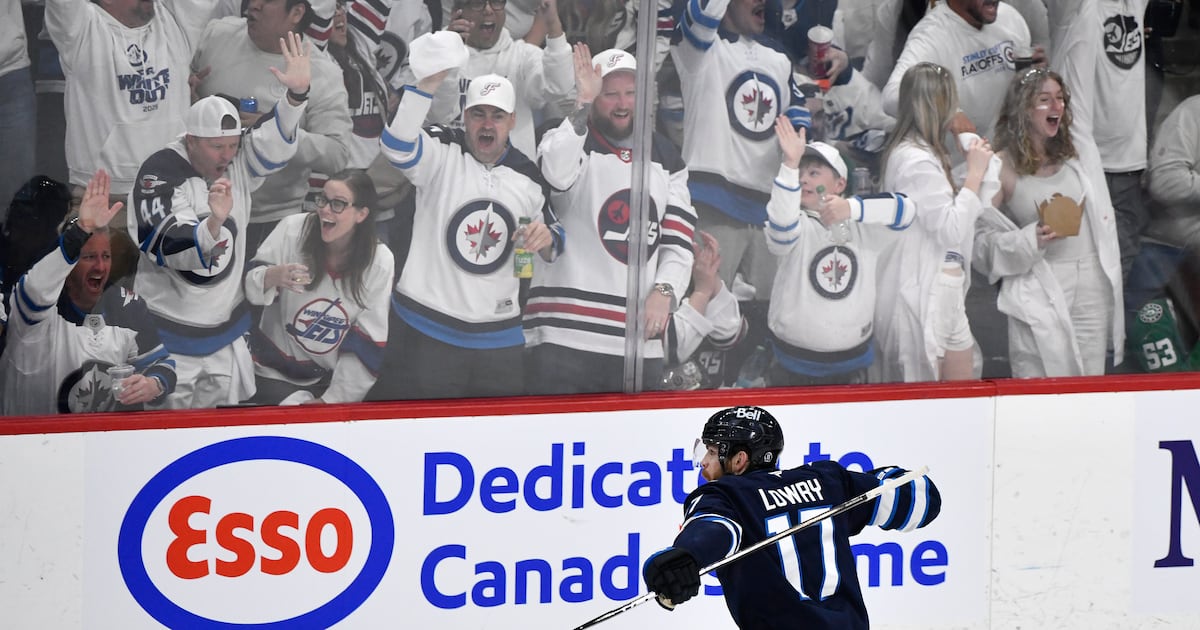 Connor Hellebuyck makes 21 saves, Jets beat Stars 4-0 in Game 2 to tie series