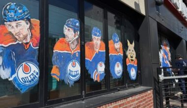 Edmonton Oilers mural painted on downtown pub - Edmonton