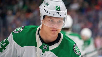 Mikael Granlund ushers the Dallas Stars to victory with a hat trick against the Winnipeg Jets