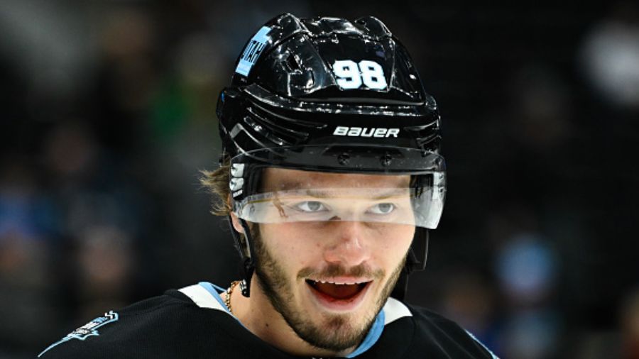 D Mikhail Sergachev #98 Utah Hockey Club...