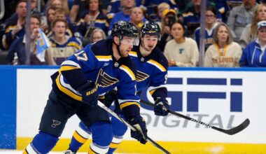 Lowry scores late in 2OT to rally Jets to 4-3 win over Blues in Game 7 to advance to 2nd round