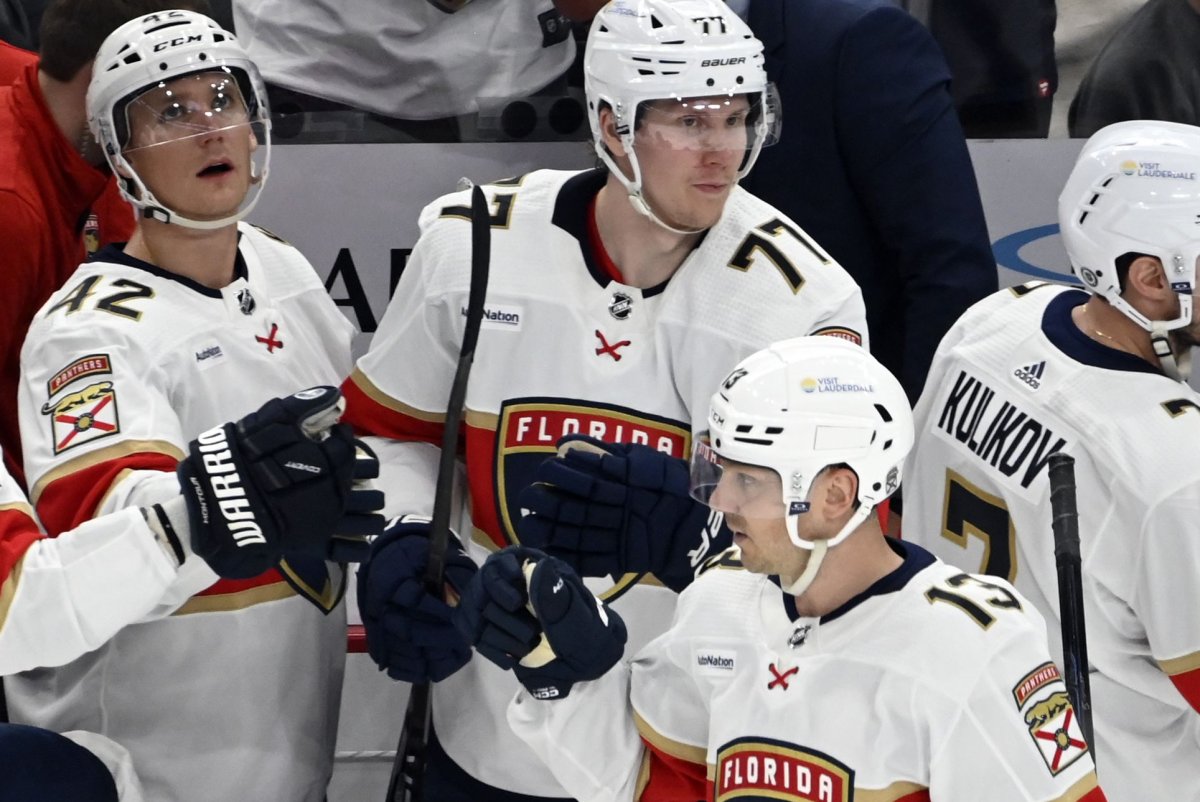 Panthers rally past Hurricanes, reach 3rd-straight Stanley Cup Final