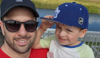 Maple Leafs fan flies to Florida to catch Game 3 with son