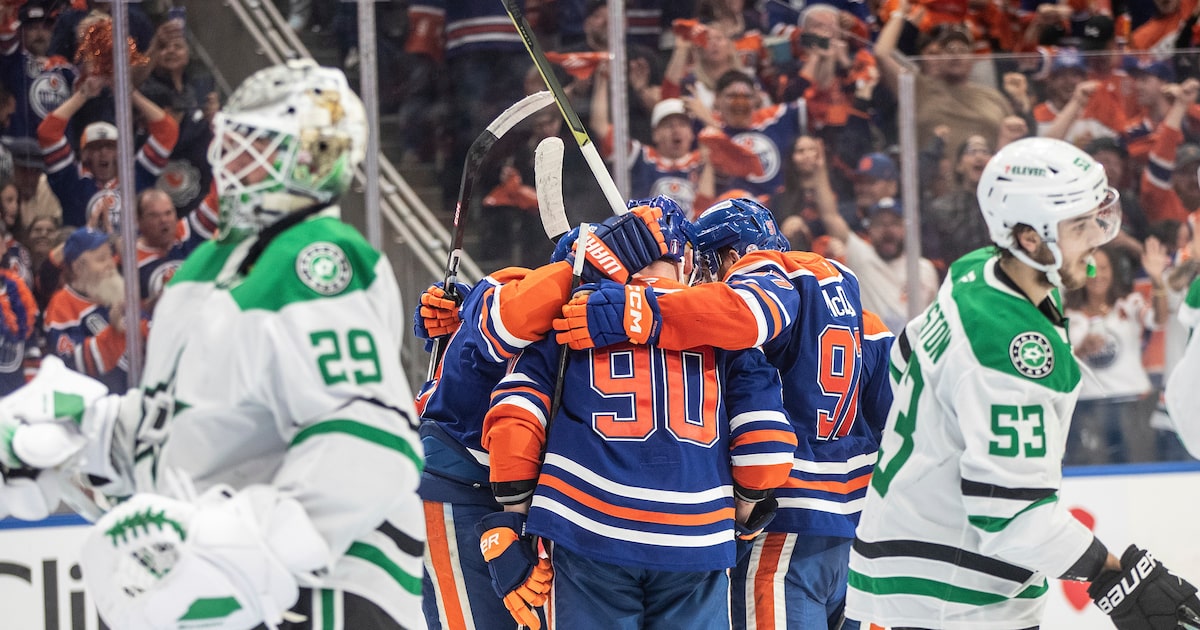 Dallas drops third straight, faces elimination