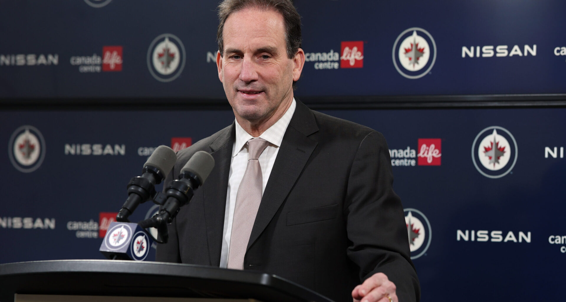 Winnipeg Jets' Scott Arniel and Kevin Cheveldayoff Speak on Historic Season, Playoffs, Ehlers, & Future After 2nd-Round Exit - The Hockey Writers -