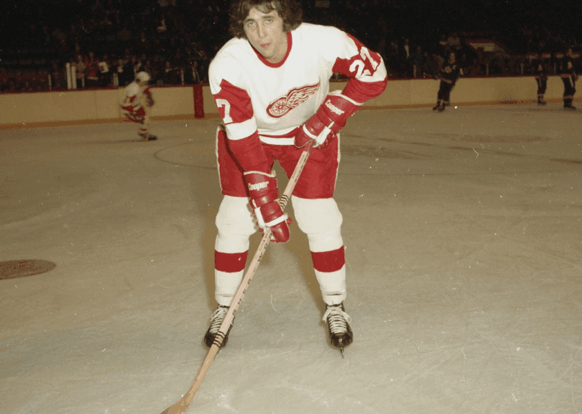 Former Red Wings Roberto Dead at 76