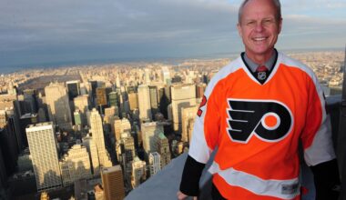 Ex-Flyer great Mark Howe realistic about his former team’s hopes