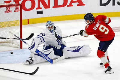 <p><em>Toronto Maple Leafs vs Florida Panthers (via Getty Images)</em></p><p><em><br></em></p> “Sloppy play”: Toronto Maple Leafs collapse in climactic playoff game as Florida Panthers dominate Game 5