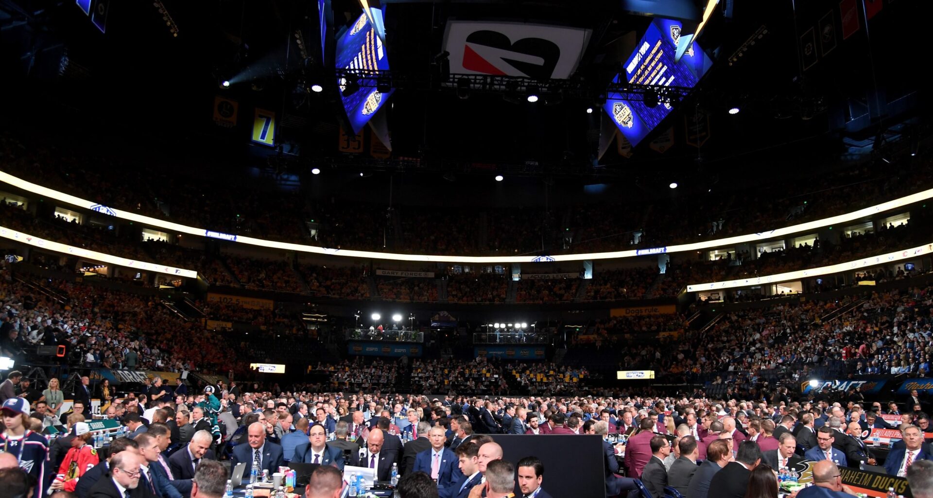 Lynden Lakovic Scouting Report: 2025 NHL Draft #16